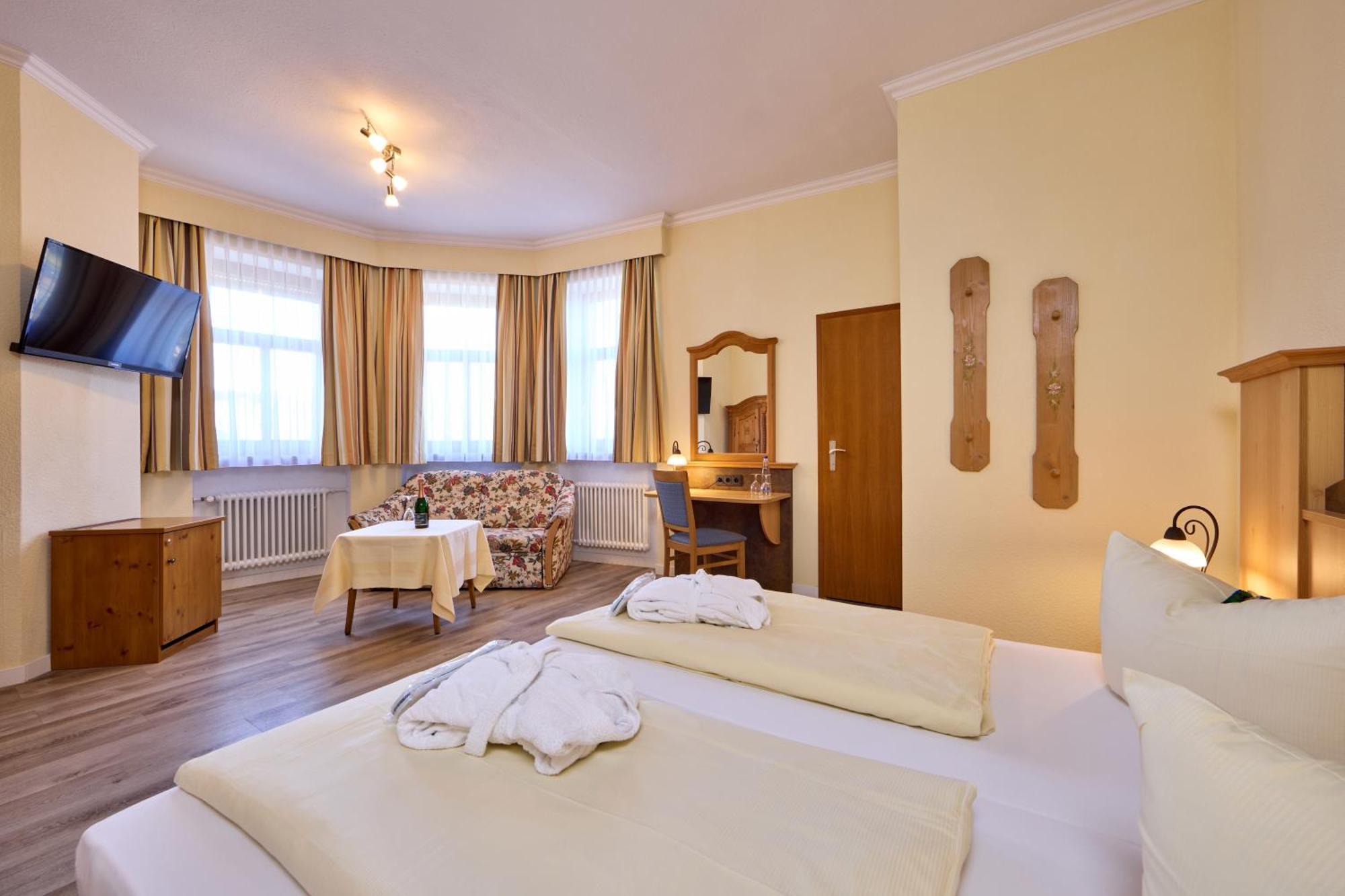 Hotel Vier Jahreszeiten Garmisch-Partenkirchen Kültér fotó
