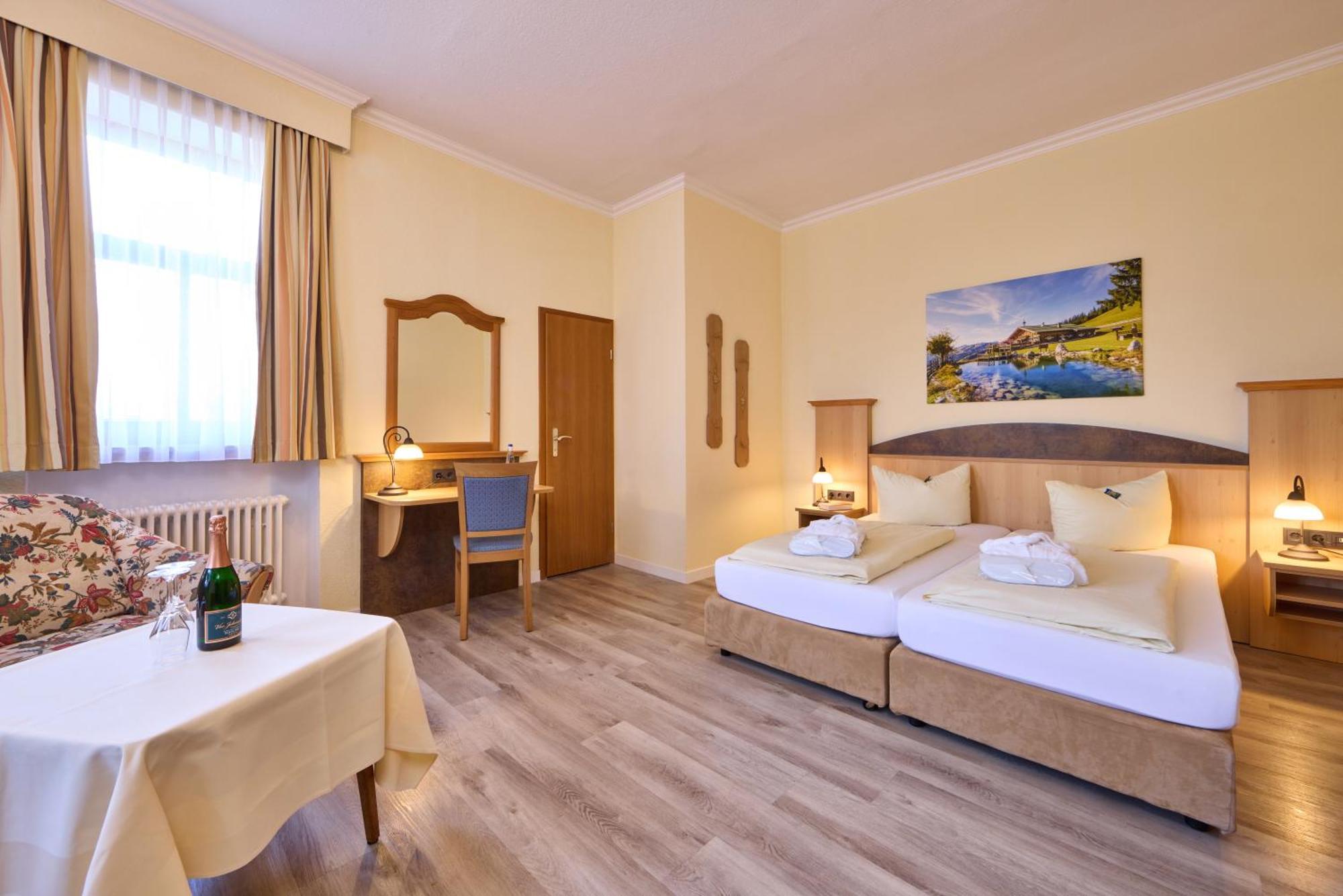 Hotel Vier Jahreszeiten Garmisch-Partenkirchen Kültér fotó